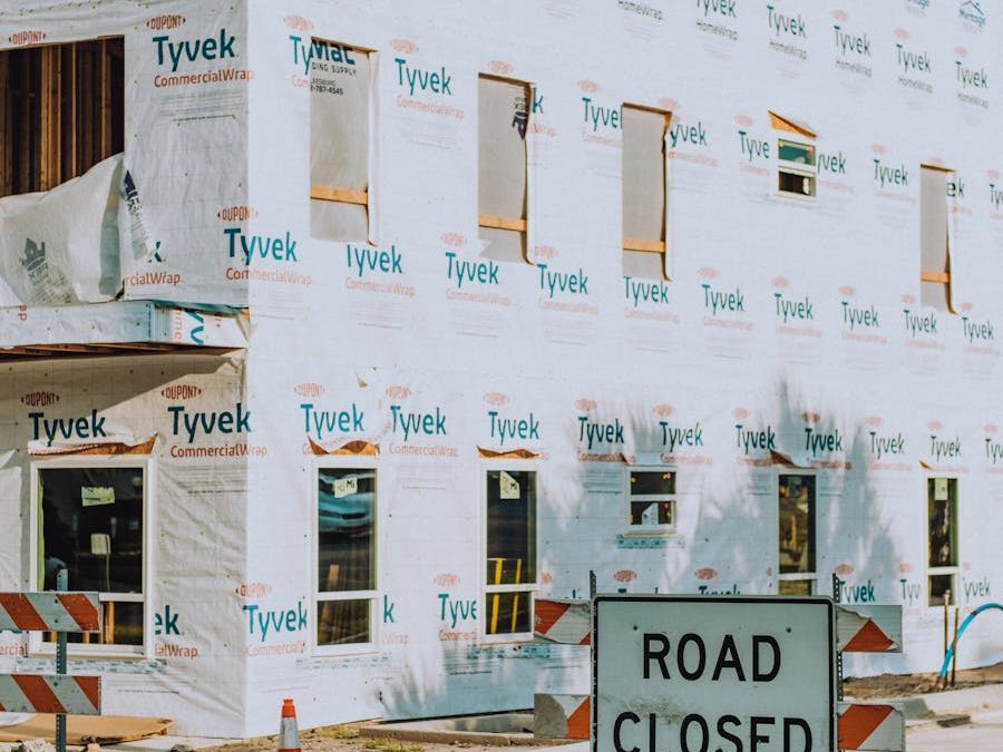 Trade & Construction: Print Solutions That Weather the Elements