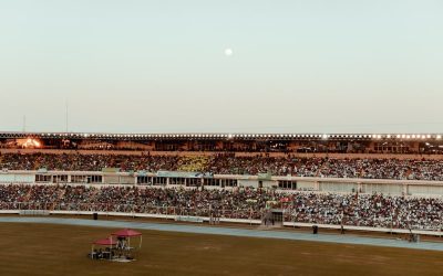 Sports Venues and Event Bars: Fast Transactions, Lasting Impressions