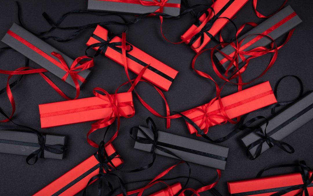Unwrapping Impact: Customizable Wrapping Paper & Presentation Boxes